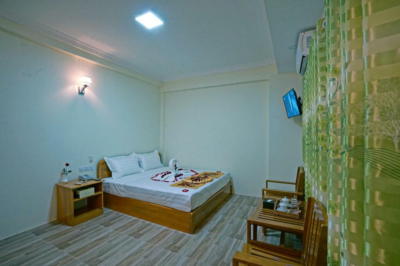 Moon Light Hotel Mandalay Room photo